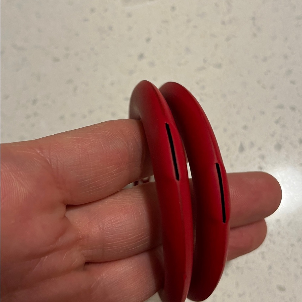 Minimalistic Red Hoop Earrings‎ - Picture 9 of 12